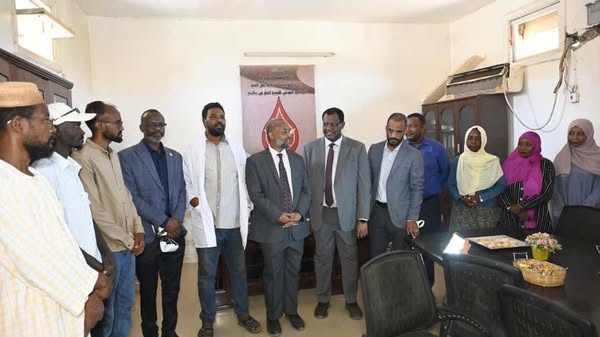 وكيل وزارة الصحة يشيد بجهود لجنة تأهيل البنك القومي للدم