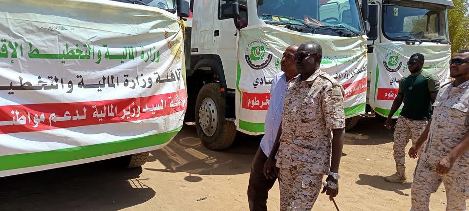 والي الخرطوم يستقبل الدفعة الأخيرة من دعم وزارة المالية لمواطني ...